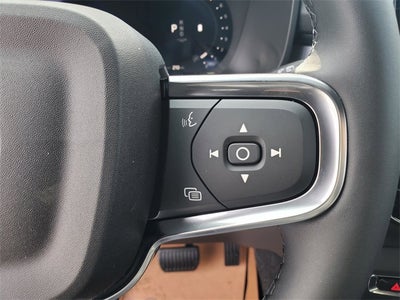 2026 Volvo XC40 B5 Ultra Black Edition