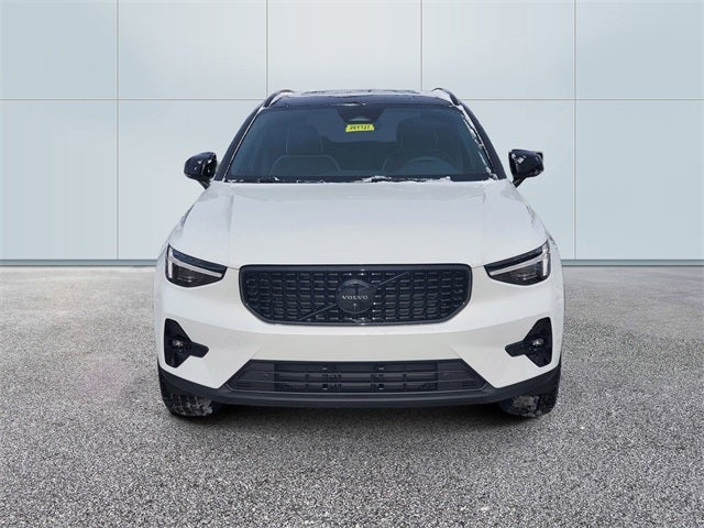 2026 Volvo XC40 B5 Ultra Black Edition