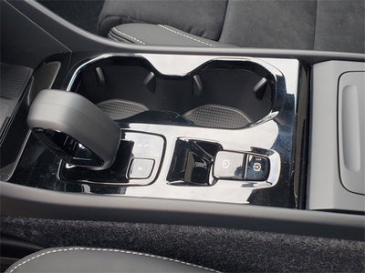 2026 Volvo XC40 B5 Ultra Black Edition