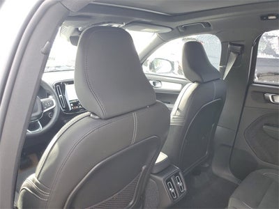 2026 Volvo XC40 B5 Ultra Black Edition