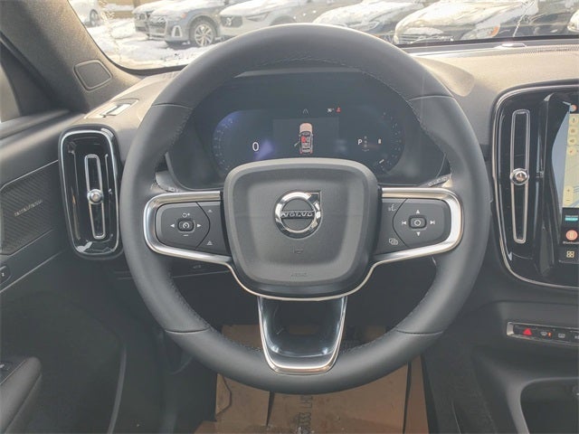 2026 Volvo XC40 B5 Ultra Black Edition