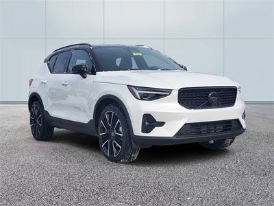 2026 Volvo XC40 B5 Ultra Black Edition