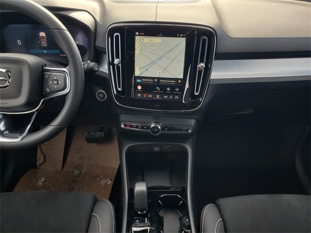 2026 Volvo XC40 B5 Ultra Black Edition