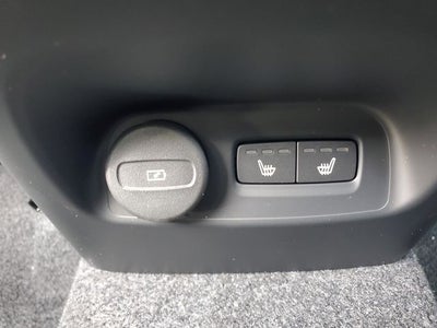 2026 Volvo XC40 B5 Ultra Black Edition