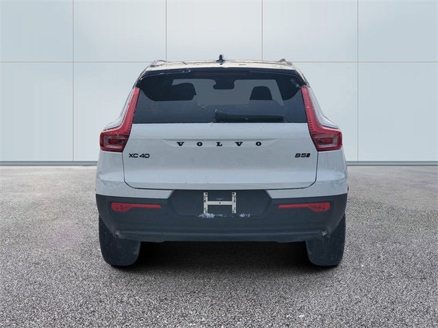 2026 Volvo XC40 B5 Ultra Black Edition