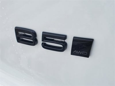 2026 Volvo XC40 B5 Ultra Black Edition