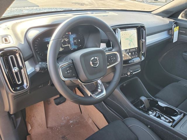 2026 Volvo XC40 B5 Ultra Black Edition