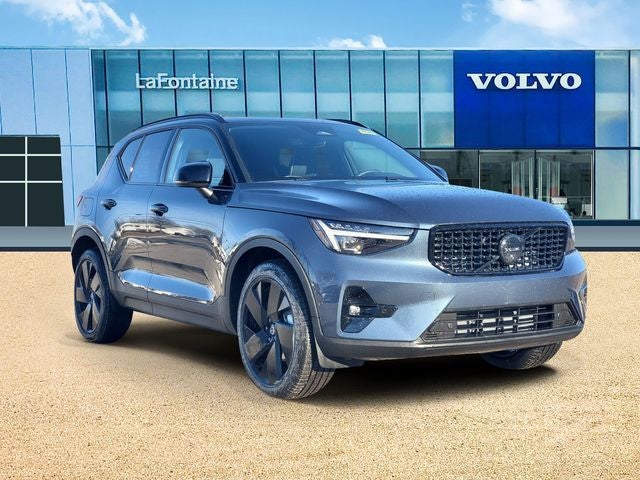 2026 Volvo XC40 B5 Ultra Black Edition
