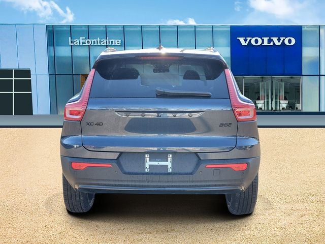 2026 Volvo XC40 B5 Ultra Black Edition