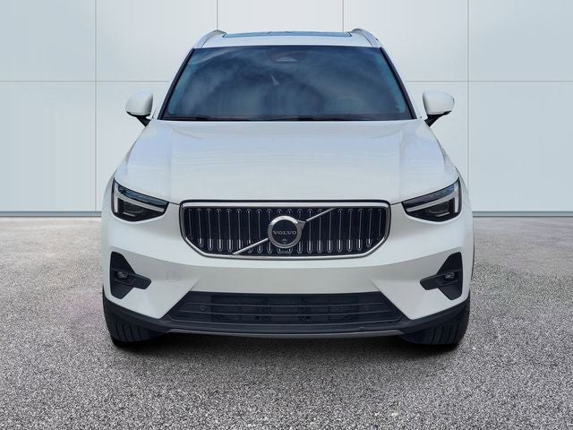 2024 Volvo XC40 B5 Plus Bright Theme