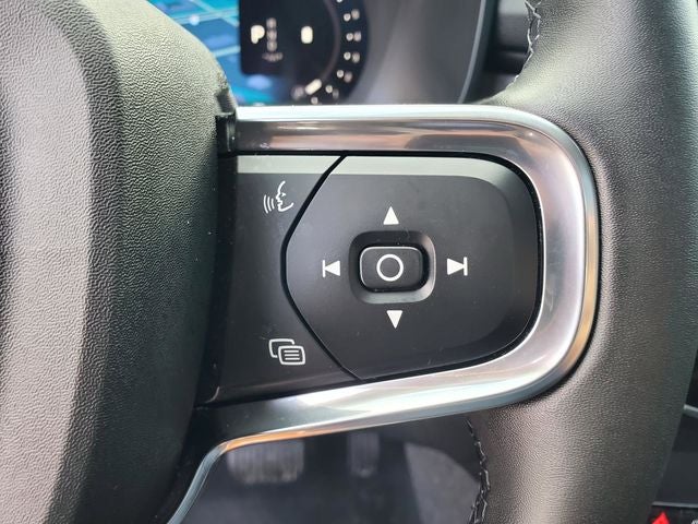 2024 Volvo XC40 B5 Plus Bright Theme