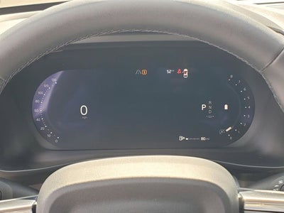 2025 Volvo XC40 B5 Ultra Bright Theme