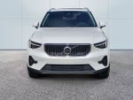 2025 Volvo XC40 B5 Ultra Bright Theme
