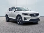 2025 Volvo XC40 B5 Ultra Bright Theme