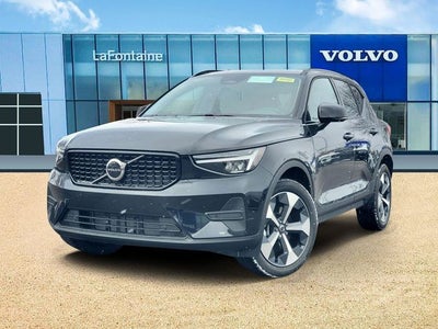 2026 Volvo XC40 B5 Core