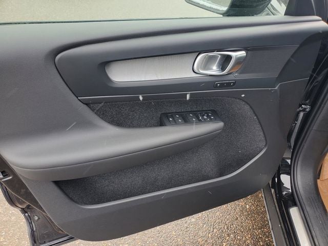 2026 Volvo XC40 B5 Core