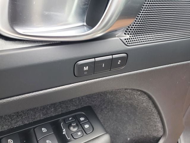 2026 Volvo XC40 B5 Core