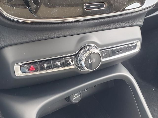 2026 Volvo XC40 B5 Core