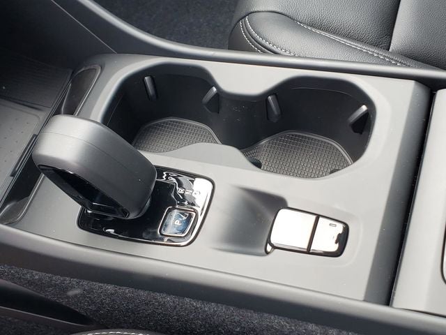 2026 Volvo XC40 B5 Core