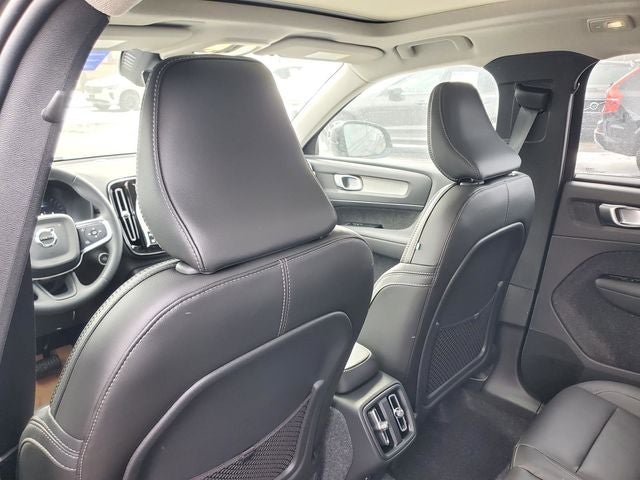 2026 Volvo XC40 B5 Core