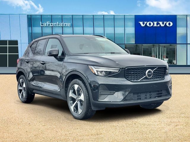 2026 Volvo XC40 B5 Core