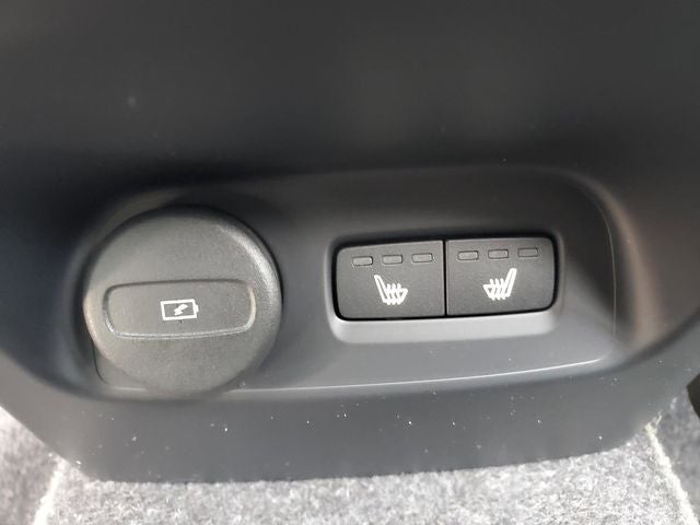 2026 Volvo XC40 B5 Core