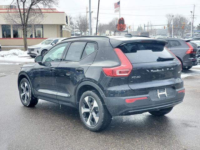 2026 Volvo XC40 B5 Core