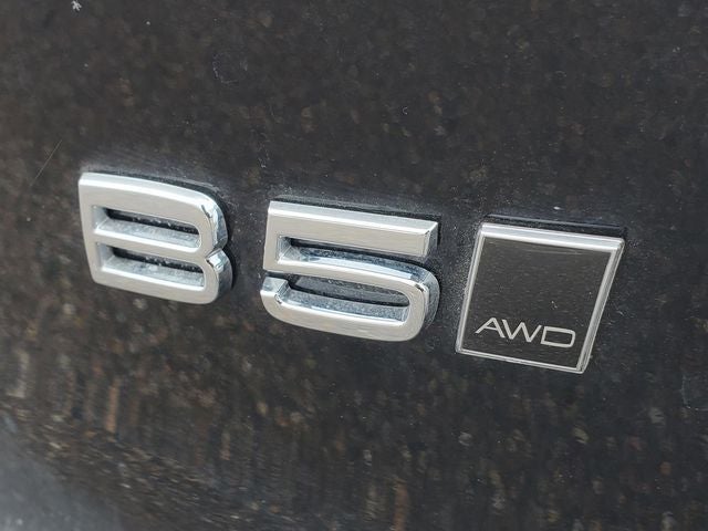 2026 Volvo XC40 B5 Core