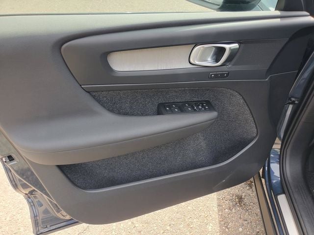 2026 Volvo XC40 B5 Core