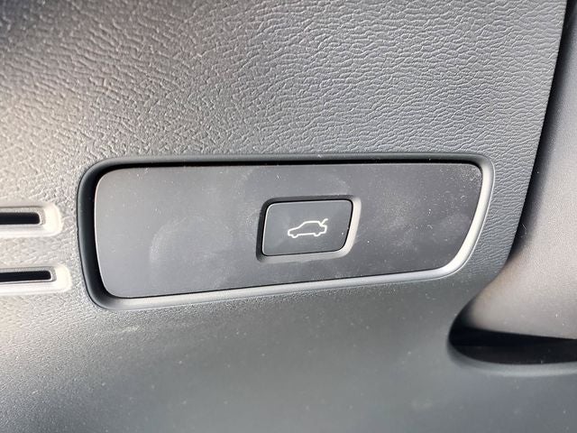 2026 Volvo XC40 B5 Core