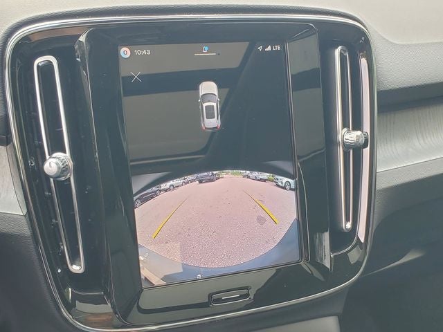 2026 Volvo XC40 B5 Core