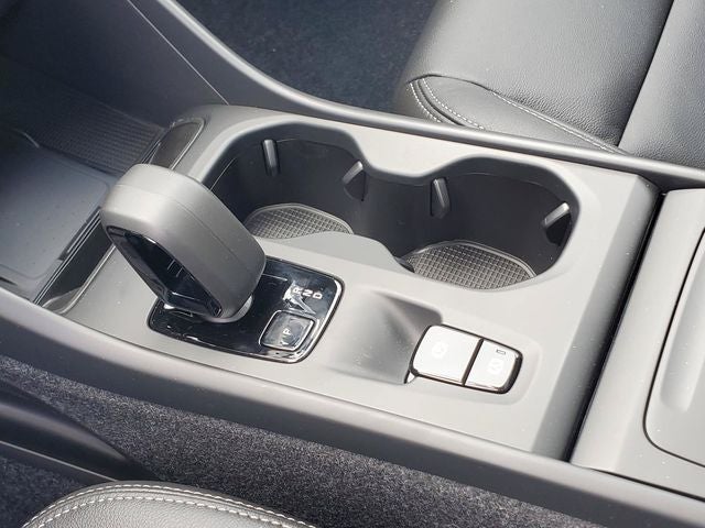 2026 Volvo XC40 B5 Core