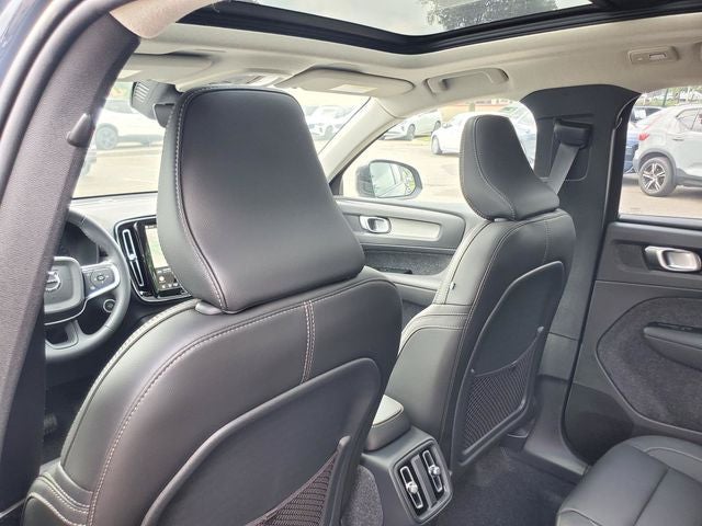 2026 Volvo XC40 B5 Core