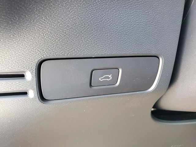 2026 Volvo XC40 B5 Core