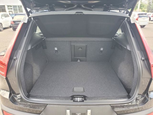 2026 Volvo XC40 B5 Core