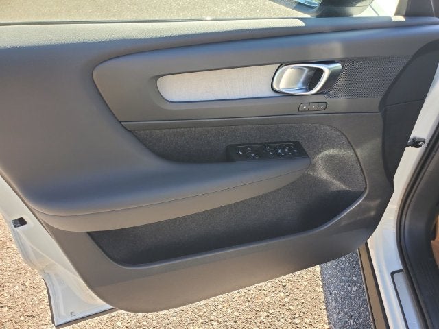 2026 Volvo XC40 B5 Core