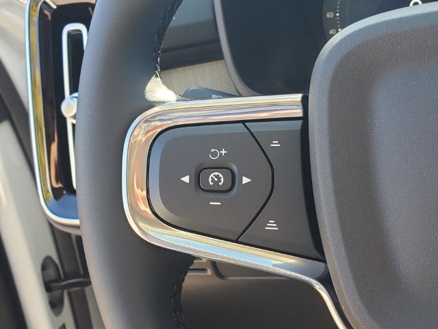 2026 Volvo XC40 B5 Core