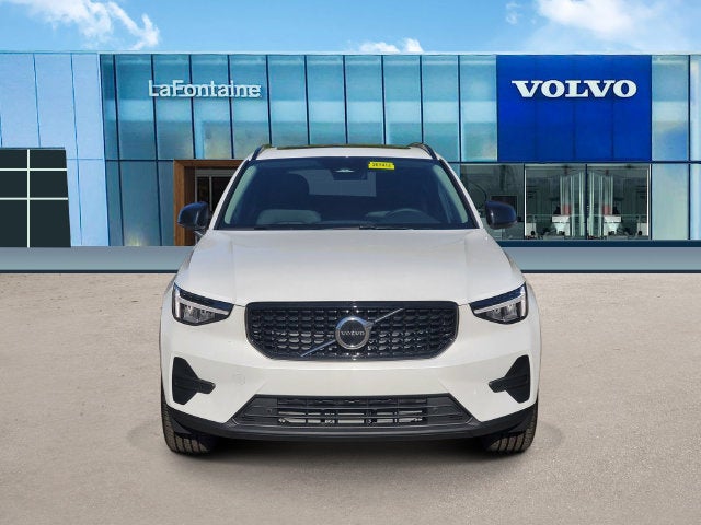 2026 Volvo XC40 B5 Core