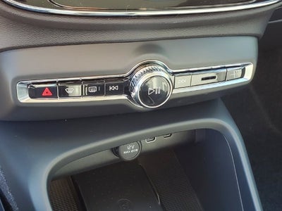 2026 Volvo XC40 B5 Core