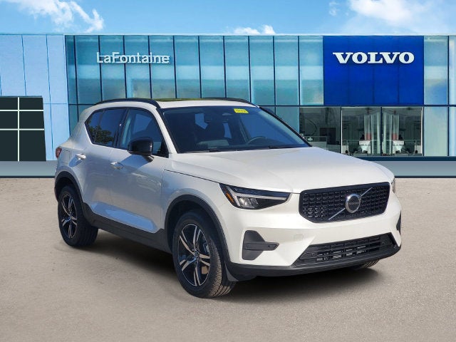 2026 Volvo XC40 B5 Core