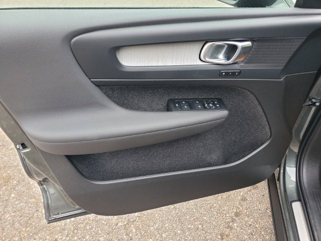 2026 Volvo XC40 B5 Core