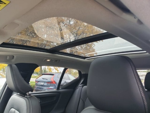 2026 Volvo XC40 B5 Core