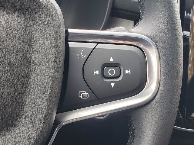 2026 Volvo XC40 B5 Core