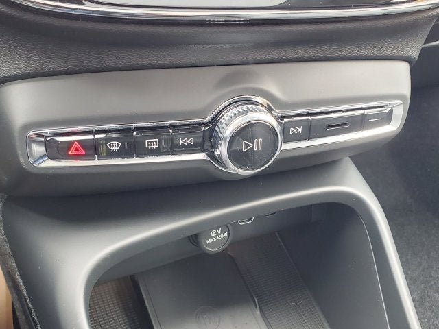 2026 Volvo XC40 B5 Core
