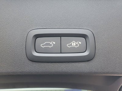 2026 Volvo XC40 B5 Core