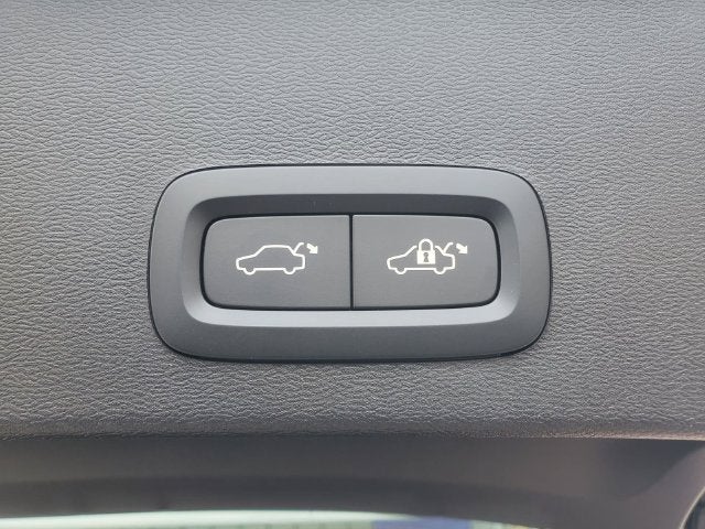 2026 Volvo XC40 B5 Core