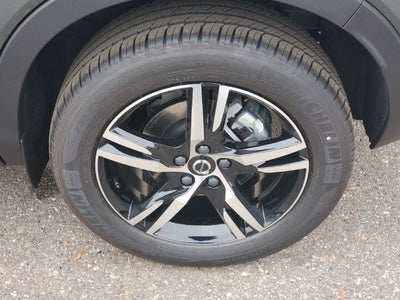 2026 Volvo XC40 B5 Core