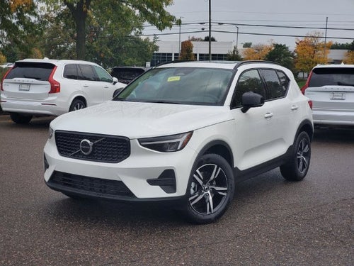 2026 Volvo XC40 B5 Core