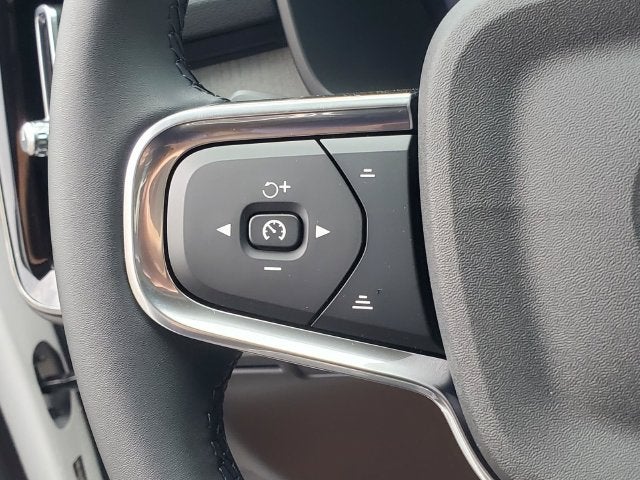 2026 Volvo XC40 B5 Core