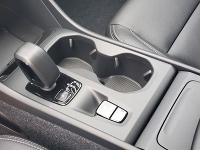 2026 Volvo XC40 B5 Core